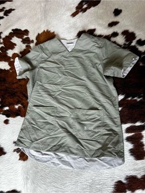 FIGS Women’s Reversible Sage Green/grey V-Neck Scrub Top